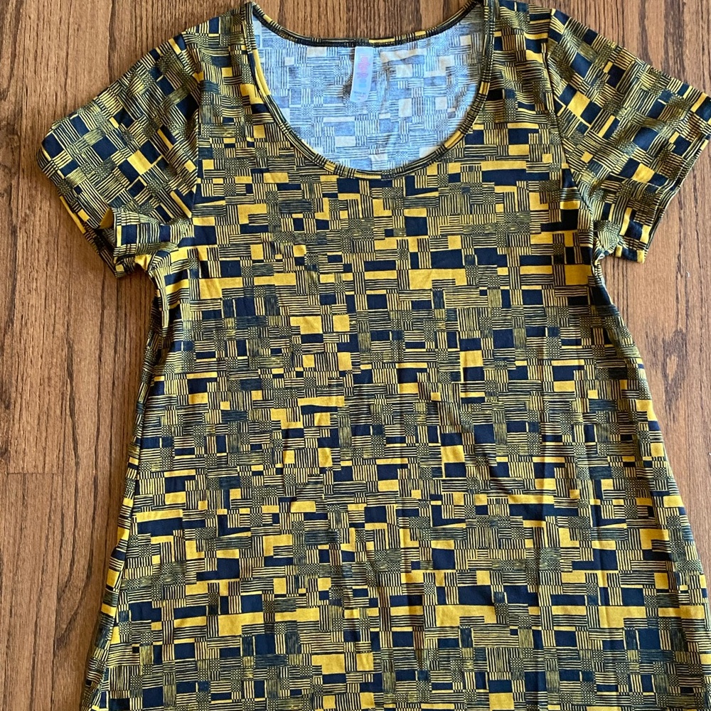 Flowy Short Sleeve Lula Roe Top